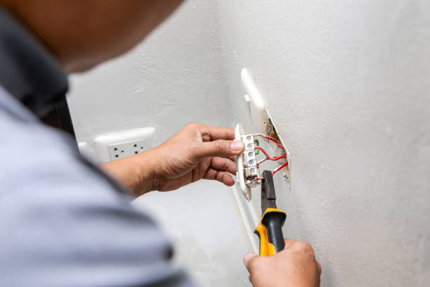 Best Electrical Troubleshooting Services  in South Russell, OH